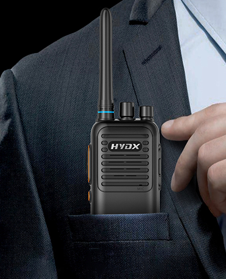Por que os walkie-talkies de bolso são particularmente adequados para uso comercial?