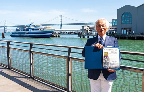 Japonês HAM de 83 anos navega sozinho pelo Oceano Pacífico
